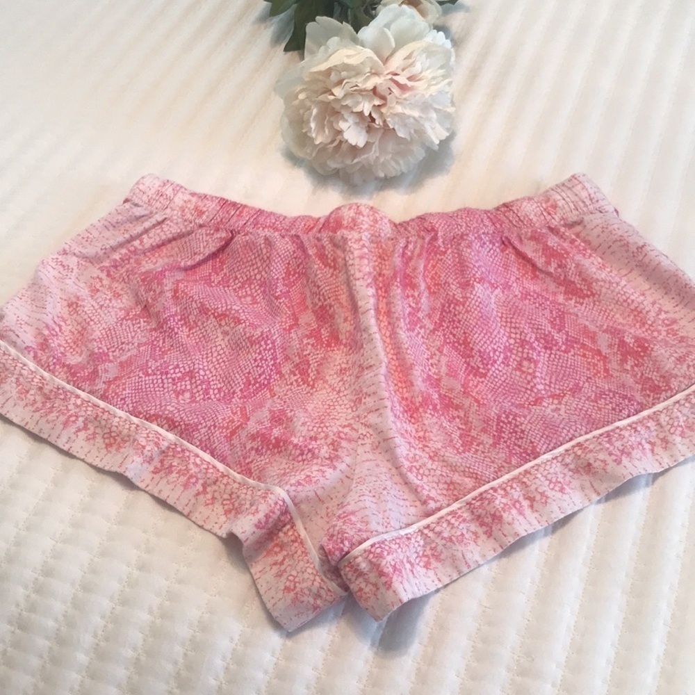 Victoria’s Secret Pink & White Lounge Pajama Shorts Size Small - Picture 5 of 10